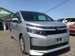 Toyota Voxy 2016 Petrol  6 Seater Unregistered