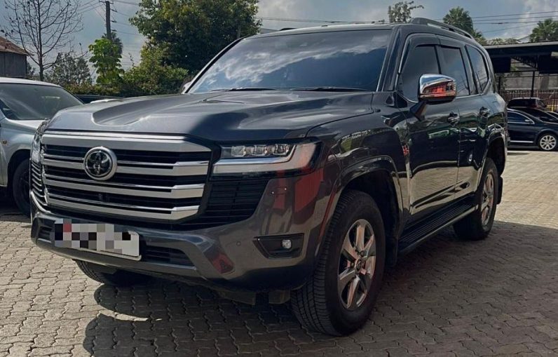 TOYOTA LANDCRUISER SAHARA 300 SERIES