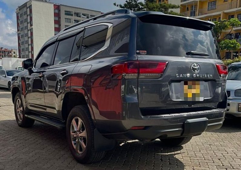 TOYOTA LANDCRUISER SAHARA 300 SERIES