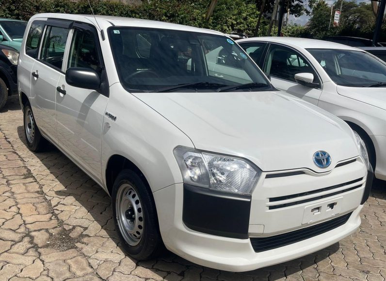 Toyota Succeed Hybrid